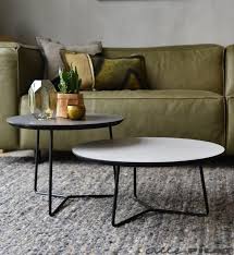 ronde salontafel roy met een grijs beton cire blad woonwinkel alle pilat luxe meubels meubel ideeen woonkamertafels