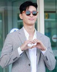 With seo joon's personality and charms he sure makes his fans look forward to his instagram update. Park Seo Joon Seo Joon Park Min Young Korean Actors