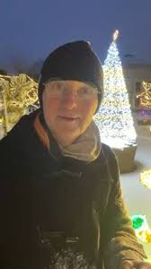 Day 2: “Win the Day in 20 Minutes” (3-Part Process), 1) Decide and Move  (Commitment), “Day two. This is where consistency gets real. Today we’re  not chasing motivation—we’re building momentum. Put