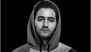 فيديو جديد لاحمد مالك وجميلة عوض يثير الجدل. Ø£Ø­Ù…Ø¯ Ù…Ø§Ù„Ùƒ ÙŠØµÙˆ Ø± Ø§Ù„Ø´ÙŠØ® Ø¬Ø§ÙƒØ³ÙˆÙ† Ø§Ù„Ù†Ù‡Ø§Ø±