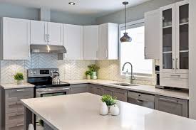 Renovations Choisir Le Materiau Des Armoires De Cuisine Votremaisonsurson36 En 2020 Armoire De Cuisine Armoires De Cuisine Peintes Armoires De Cuisine Rustiques