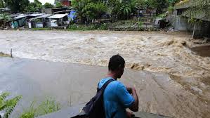 En cierta medida, las inundaciones pueden ser eventos controlables por el hombre, dependiendo del uso de la tierra cercana a los cauces de los ríos. Las Inundaciones Catastroficas Provocadas Por Iota Llevan A La Evacuacion Masiva En Honduras Telemundo
