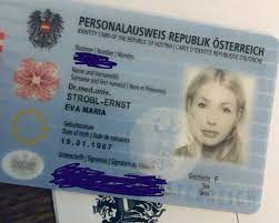 Wie lange ist er gültig? Eva Maria Strobl On Twitter Kein Witz Der Erste Personalausweis Meines Lebens