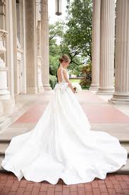 Wedding Wednesday No 30 The Story Of Finding My Dream Wedding Dress A Lonestar State Of Southern Bow Wedding Dress Southern Wedding Dresses Wedding Dresses Simple