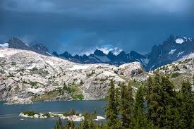 Best trails in wind river range, wyoming. 5 Great Fall Backpacking Trips In The Wind River Range