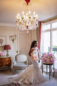 Intimate Elopement In Paris At The Plaza Athenee Paris Wedding Wedding Munaluchi Bride