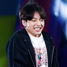 There's a kpop idol quiz for everyone. Jungkook Sale Con Una K Pop Idol Todo Sobre Sus Romances Film Daily