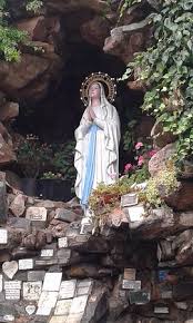 La virgen santísima confirma el dogma de la aldea de lourdes está situada a la entrada de varias gargantas de montañas; Virgen De Lourdes Picture Of Gruta De Lourdes Mar Del Plata Tripadvisor