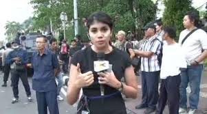 Kompas Tv Auf Twitter Presenter Kami Nitiaanisa Mengoleskan Pasta Gigi Di Bawah Mata Utk Mengurangi Rasa Perih Efek Gas Air Mata Http T Co Xjti2nffg2