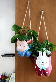 Resultado de imagen para reciclaje con botellas de plastico