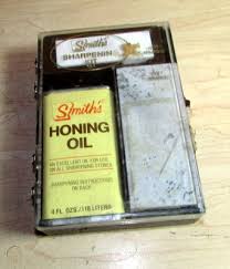 This sharpener uses the same technique that is used in. Vintage Smiths Knife Sharpening Kit Honing Oil Stone And Case Nice Set 473287581