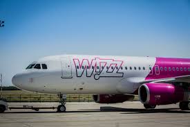 We fly one of the. Wizz Air A AnunÈ›at Cum Va Rambursa Banii ClienÈ›ilor Pentru Zborurile Anulate Cotidianul