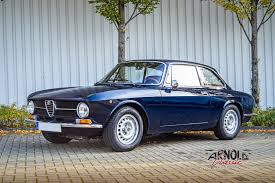 New chromed ti grille, ti doorpanels, new 15 inch gta wheels, lowered suspension with special dampers, bigger anti roll bar, 2.0 brakes, adjustable top arms, 10:41 sper diff, special gta exhaust (60 mm) new michelin tires. Alfa Romeo Giulia Gt 1300 Junior Oldtimer Arnold Classic