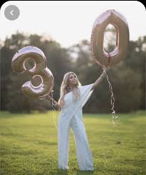 Looking for a brilliant 30th birthday gift idea? Blissful 30th Photoshoot Ideas Whether You Want To Be Extra Or Simple It Doesn T Matter B 30th Birthday Balloons Birthday Photoshoot 21st Birthday Photoshoot