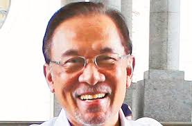 Husam berkata, pertuduhan pertama pada 1998 yang masih segar di ingatan rakyat sehingga meninggalkan kesan yang besar. Malaysia S Anwar Back In Court On Sodomy Case Oceania Gulf News