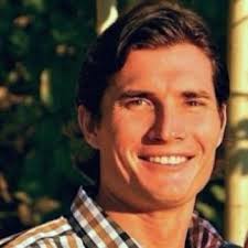 My wife and I love Papasitos. Its her favorite salsa! Everytime I travel  home from Dallas, I trek to C terminal to pick some up and bring home. I  travel to Dallas