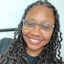 Tiara Leach's Instagram, Twitter & Facebook