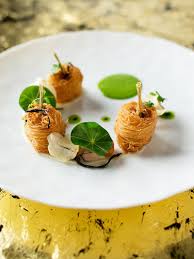 Dombes Frog Legs In Crispy Kataifi Sprinkled With Quatre Epices Puree And Chips Of Garlic And Italian Parsle Food Plating Food Presentation Plates Fine Food