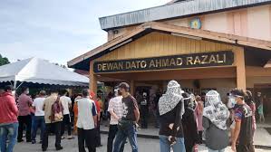 Dewan orang ramai 10 lembahjaya: Sumberkini On Twitter Gombak Ujian Saringan Covid 19 Di Dewan Dato Ahmad Razali Yang Baru Dibuka Kepada Orang Ramai Hari Ini Orang Ramai Sudah Tiba Di Lokasi Sejak Jam 8 Pagi Tadi Penguatkuasa