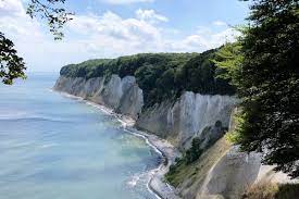 Vergleich von 30.070 verfügbaren unterkünften, gefunden bei 27 anbietern. Urlaubstipps Fur Die Insel Rugen Kreidefelsen Weisse Strande Und Mehr Black Dots White Spots