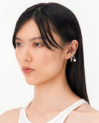 Justine Clenquet added a new photo.