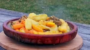 Meilleur Tajine A L Agneau Au Feu De Bois Dans La Foret Tajine Feu De Bois Agneau