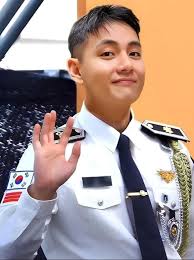 Military uniform and command style