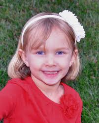 Emily Downs's Instagram, Twitter & Facebook