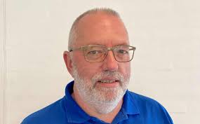 Jegerup Kirke har fået ny graver: Du må kalde ham både Jan og "graveren"