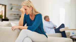 نصائح لتمر بسلام هكذا تعيش النساء أزمة سن الأربعين