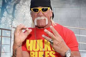 Ain't no way Vince McMahon walks out of court and folks from the courthouse  start asking for autographs 😂😂 Man's fully suited up too 😂 that's crazy  🤦🏻‍♂️