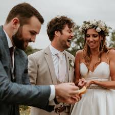 Best Wedding Magician Hire in the UK – Perfect Entertainment for Weddings &  Parties | Revilo Twist Magic