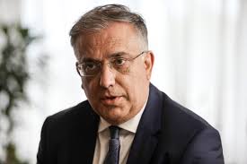 Τάκης Θεοδωρικάκος: Θα κάνουμε ό,τι περνάει από το χέρι μας για να  ανακουφίσουμε τη μέση οικογένεια - Mononews.gr