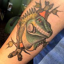 Iguana que cubre todo el gemelo y la parte inferior de la pierna. Las 24 Mejores Ideas De Tatuajes De Lagartijas Hombre Mujer