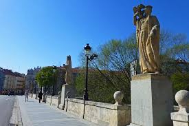 El cantar de mio cid constituye la primera gran obra de la literatura española escrita en una lengua romance. Ruta De El Cid En Burgos Tras La Huella Del Cid Campeador