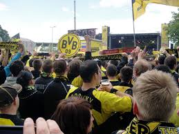 Bvb meisterfeier 2012 panorama 02.jpg. Werbung Bvb Meisterfeier 2011 Auf Der B1 Ich War Dabei Trendlupe Ein Trendiger Blick Auf Produktneuheiten Und Lifestyle