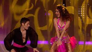 In show 5 ist für sie feierabend mit dem tanzen. Let S Dance 2019 Nazan Eckes Ihr Mega Sexy Outfit Hat Einiges An Uberwindung Gekostet