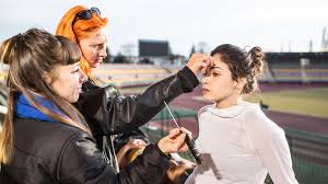 „ja, aber es ist die olympische flagge! Yusra Mardini Unterwegs Mit Der Unhcr Botschafterin Stern De