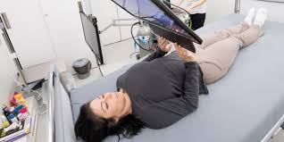 Da wir im bett eine relativ lange zeit verbringen und uns in tiefschlaf phasen kaum bewegen können diese verspannungen zu starken rückenschmerzen führen. Raumfahrtstudie Im Bett Liegen Und Dafur Geld Bekommen Ein Traumjob