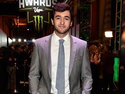 Nascar fans have the opportunity to vote for their favorite driver to determine the national motorsports press association's most popular driver award. Chase Elliott Wins Nascar S Most Popular Driver Award Accesswdun Com