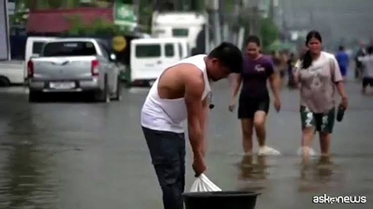 Filippine, strade sommerse a Pampanga: “Non resta più nulla”