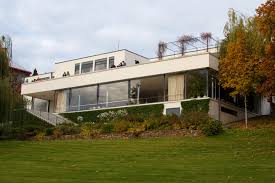 Women in dramatic place and time. Villa Tugendhat Wikipedia
