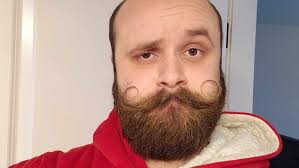 Makeup artist looking for work