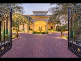 Incredible 8 Bedroom Luxury Villa In Dubai S Emirates Hills Youtube Luxuryvillabedrooms Luxurious Bedrooms Beautiful Villas Mansions