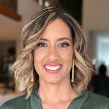 Dogwoods looking sick and need arborist recommendation?