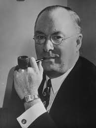 Famous Pipe Smokers: April 2017