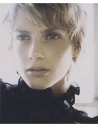 Photo of fashion model Danielle Smit