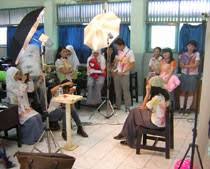 Nah, mencari ide/konsep untuk buku tahunan tentunya nggak gampang. Day 1 Hebohnya Gank Smun 8 Foto Buku Tahunan