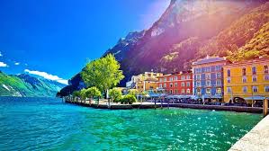 Sonnenschirm und liege selbst mitbringen. Gardasee Nightjet