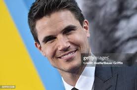 1,891 Robbie Amell Photos & High Res Pictures